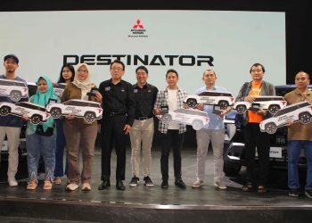 MMKSI Sambut Keluarga Mitsubishi Destinator Baru – Para Konsumen Pertama dan Juara Indonesian Idol Season XIII