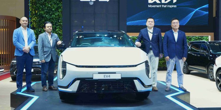 Kia Tampilkan EV4 Secara Perdana di GIIAS 2025