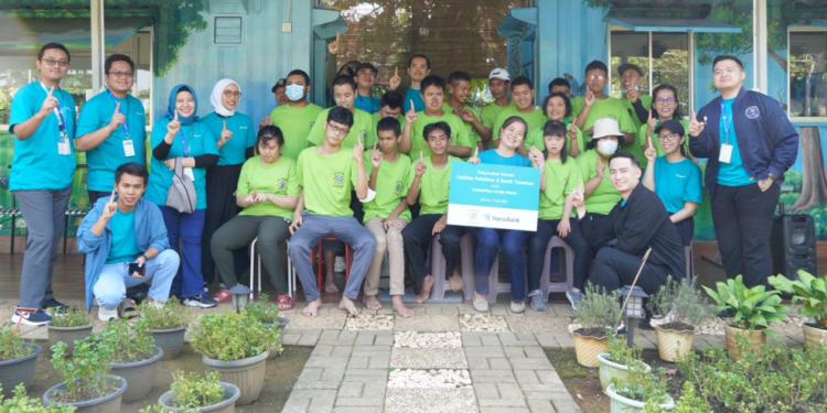 Hana Bank Dukung Pemberdayaan Anak Berkebutuhan Khusus Via Kegiatan Berkebun