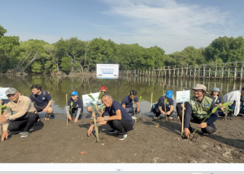 Zurich Indonesia Tegaskan Komitmen Keberlanjutan Lewat Aksi Nyata Penanaman Mangrove