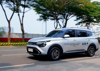 Kia Hadirkan Kendaraan Pilihan Keluarga Modern Melalui Carnival Hybrid dan Carens di GIIAS 2025