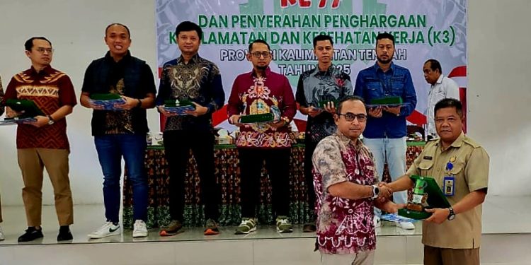 Energia Prima Nusantara Raih Penghargaan Zero Accident dari Disnakertrans Provinsi KalTeng