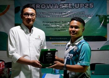 Olah Sampah Mandiri, UPER Hadirkan Komposter Putar di Desa Barengkok