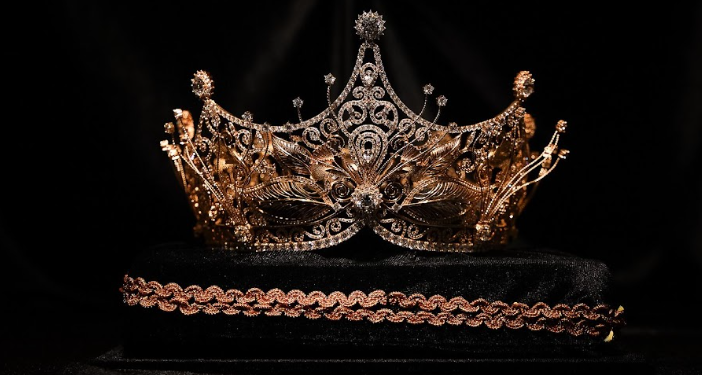 Kolaborasi NJS Gold dan Zetrix Miss Universe Indonesia 2025 Hadirkan Mahkota Jiwanta