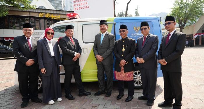 PNM dan BAZNAS Salurkan 6 Ambulans Gratis untuk Masyarakat