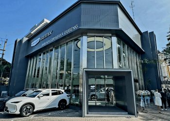 Geely Auto Indonesia Resmikan Diler Pertama di Surabaya, Perluas Jaringan ke Jawa Timur