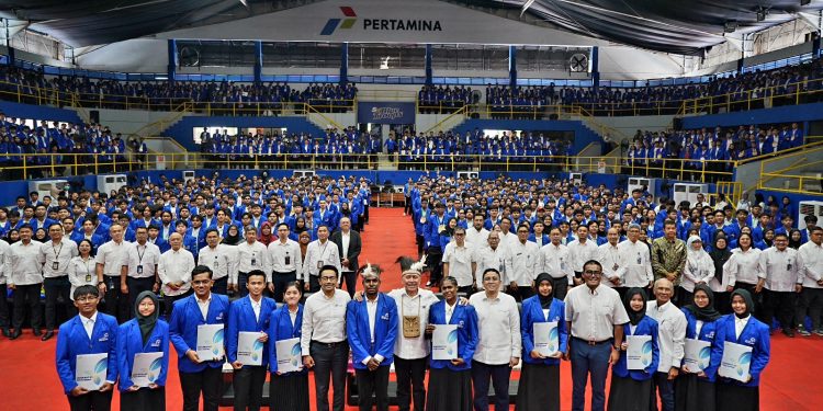 UPER Lantik 1.400 Mahasiswa dan Naikkan Beasiswa 30% di 2025