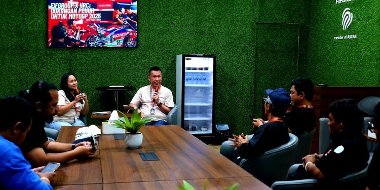 FIFASTRA Dukung Tim Honda Racing di MotoGP 2025, Hadirkan Mini Talkshow Inspiratif di IMOS