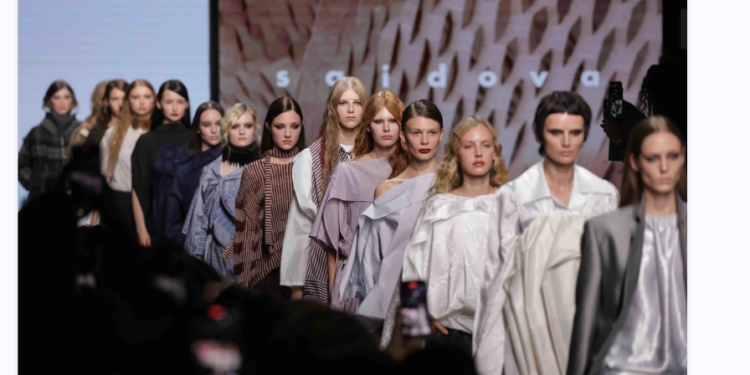 Modest Fashion Jadi Sorotan dalam Moscow Fashion Week