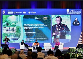 Ancaman dari Tepi Pantai: Mencari Strategi Nasional untuk Resiliensi Masyarakat Pesisir dan Pulau Kecil