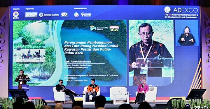 Ancaman dari Tepi Pantai: Mencari Strategi Nasional untuk Resiliensi Masyarakat Pesisir dan Pulau Kecil