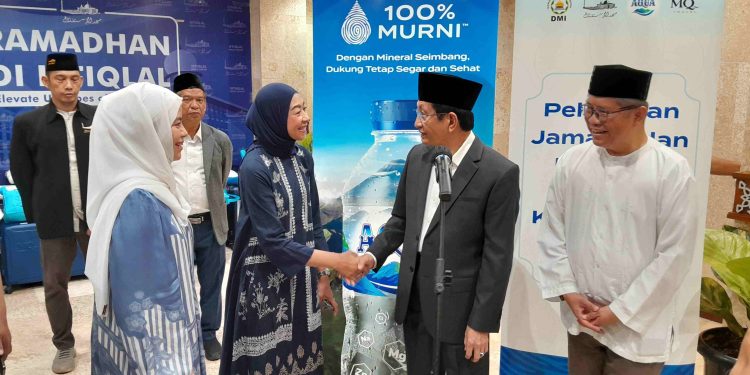 Menteri Agama RI Lepas Keberangkatan Umroh Khadimatul Masjid oleh AQUA, DMI, dan Masjid Istiqlal