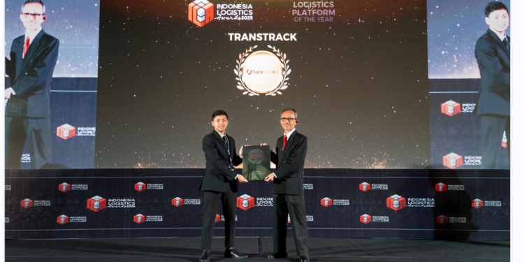 TransTRACK Kembali Raih Penghargaan Logistics Platform of the Year 2025