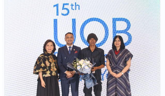 UOB Indonesia Anugerahkan 5th UOB Painting of the Year (POY) (Indonesia) untuk Eddy Susanto