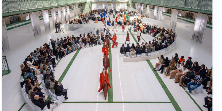 Lacoste Wujudkan “The Locker Room”, Pamerkan Koleksi Spring-Summer 2026 di Hall Eiffel, Lycée Carnot