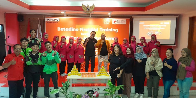 Betadine Bersama PMI Perkuat Edukasi Kesehatan Keluarga Lewat Kampanye “30 Detik Antistop”