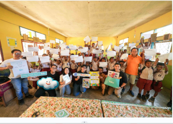 BCA Digital Donasikan 650 Seragam Sekolah dan Dukung Literasi Finansial untuk Siswa-Siswi Alor, NTT