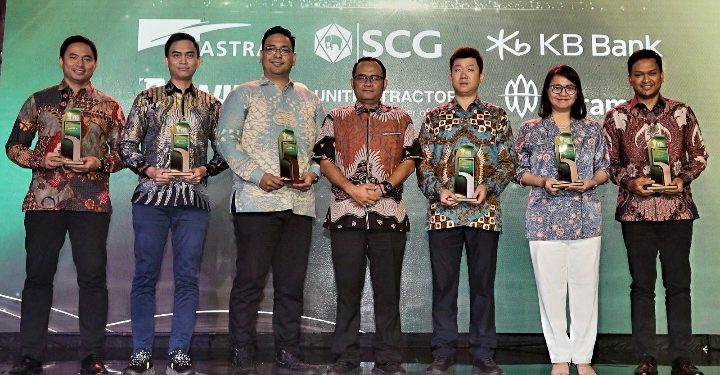 United Tractors Raih Penghargaan Eco-Innovation di Apresiasi ESG 2025