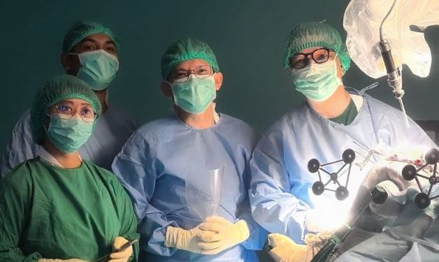 Siloam Hospitals Surabaya Hadirkan Inovasi Bedah Lutut yang Membawa Presisi ke Level Baru