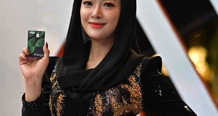 Dara Sarasvati: Debit Visa Bank Jakarta Praktis untuk Transaksi Luar Negeri