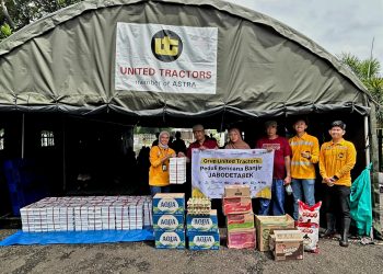 Hadir Bersama Masyarakat, United Tractors Respon Cepat Banjir Jabodetabek